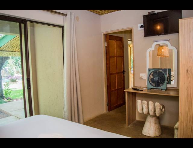 M² LODGE FOR SALE IN ZANDFONTEIN AH